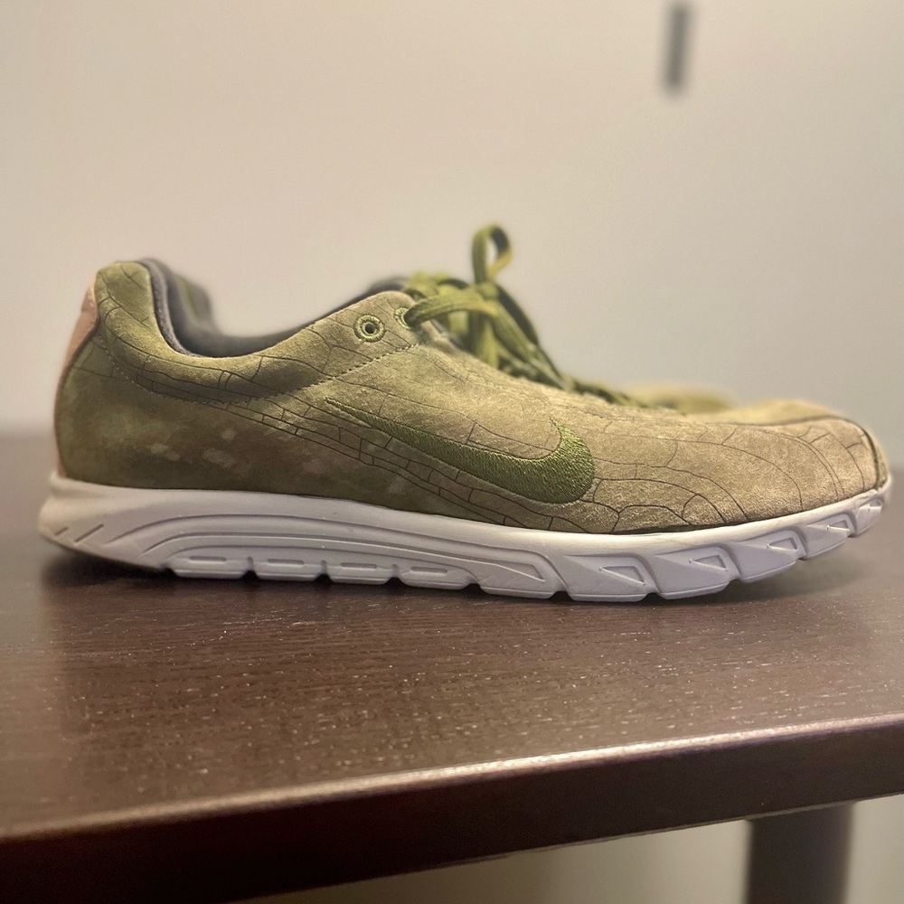 Nike Olive Green Sneakers